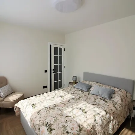 Bam Apartment *
