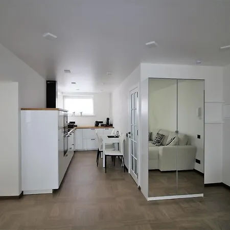 Bam Apartment *